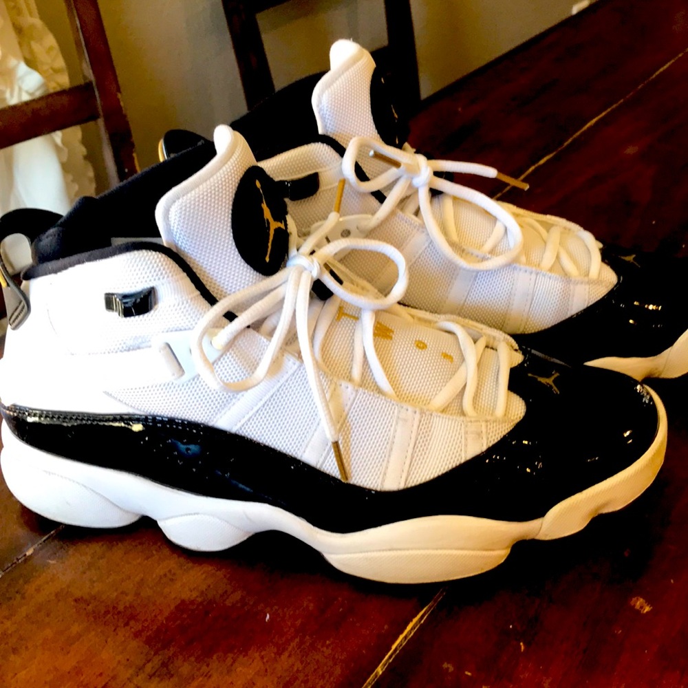 Jordan air shoes size 10.5